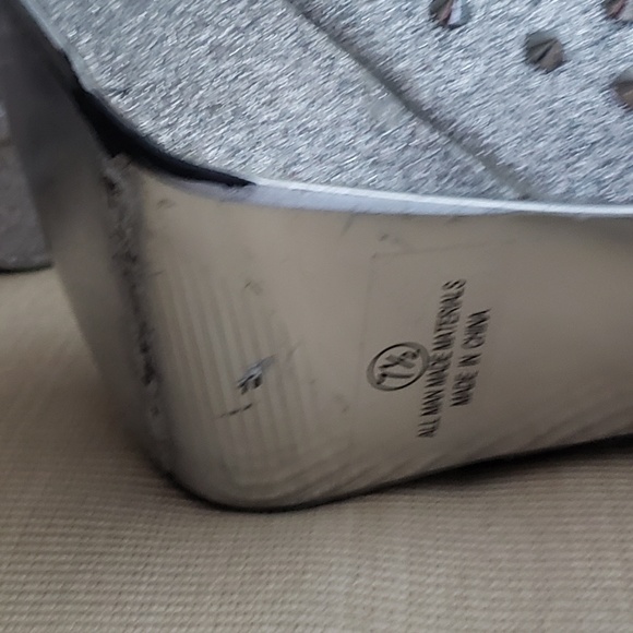 Spiked heels - Picture 2 of 6